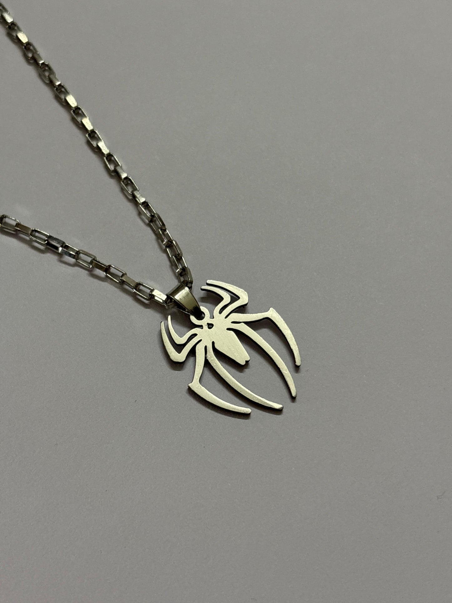 Spider neckpiece