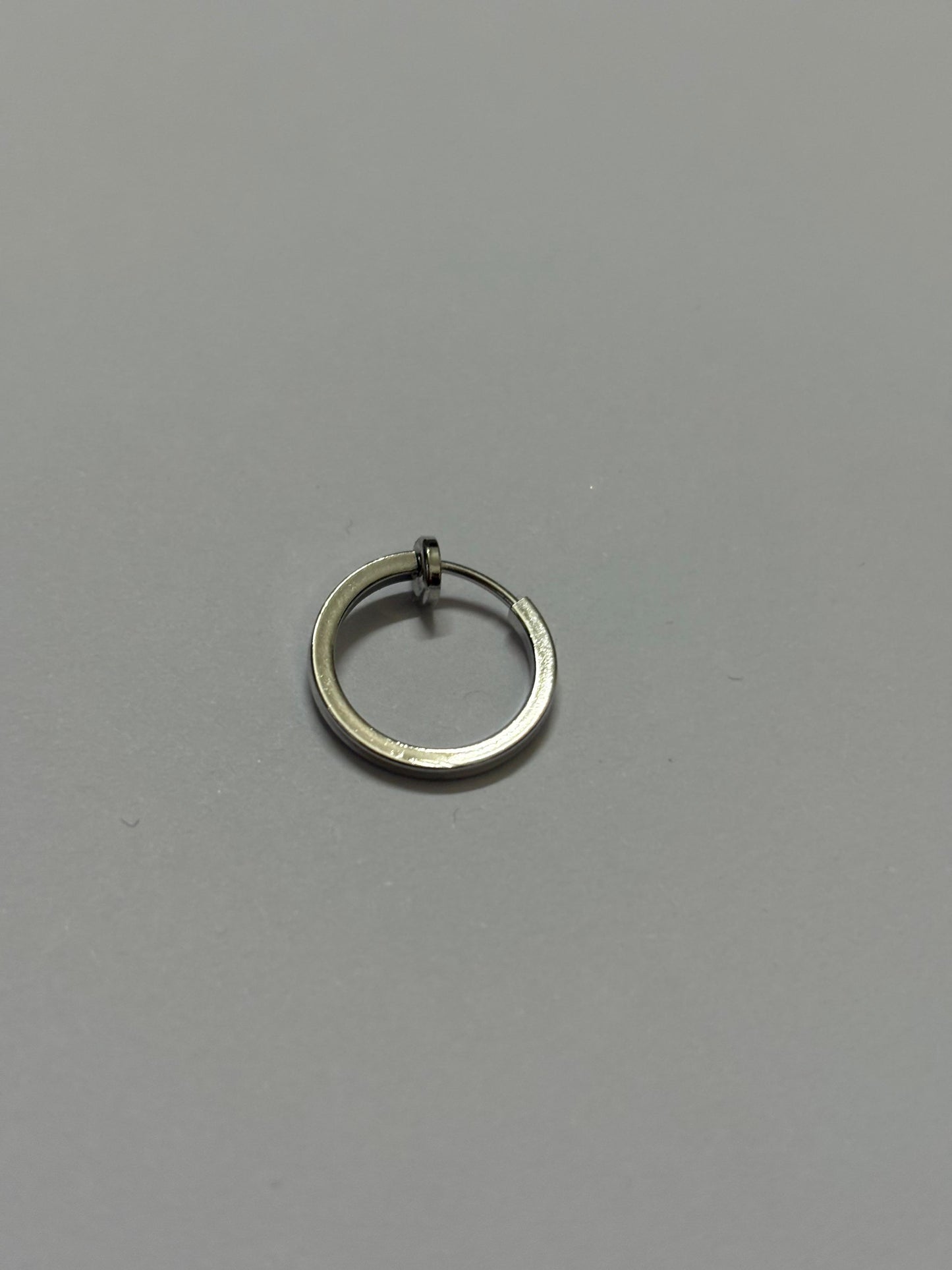 Non- piercing earrings